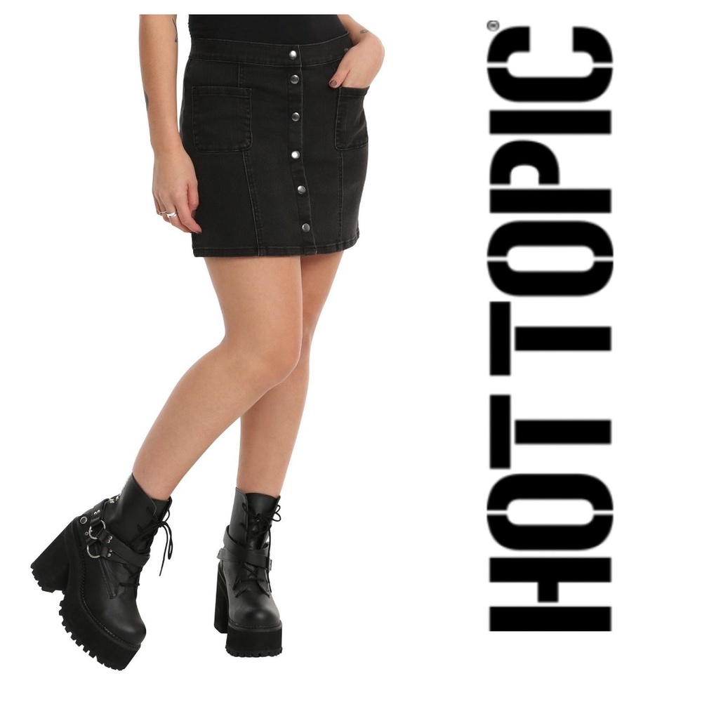 Hot Topic Blackheart Black Denim Snap Front Skirt